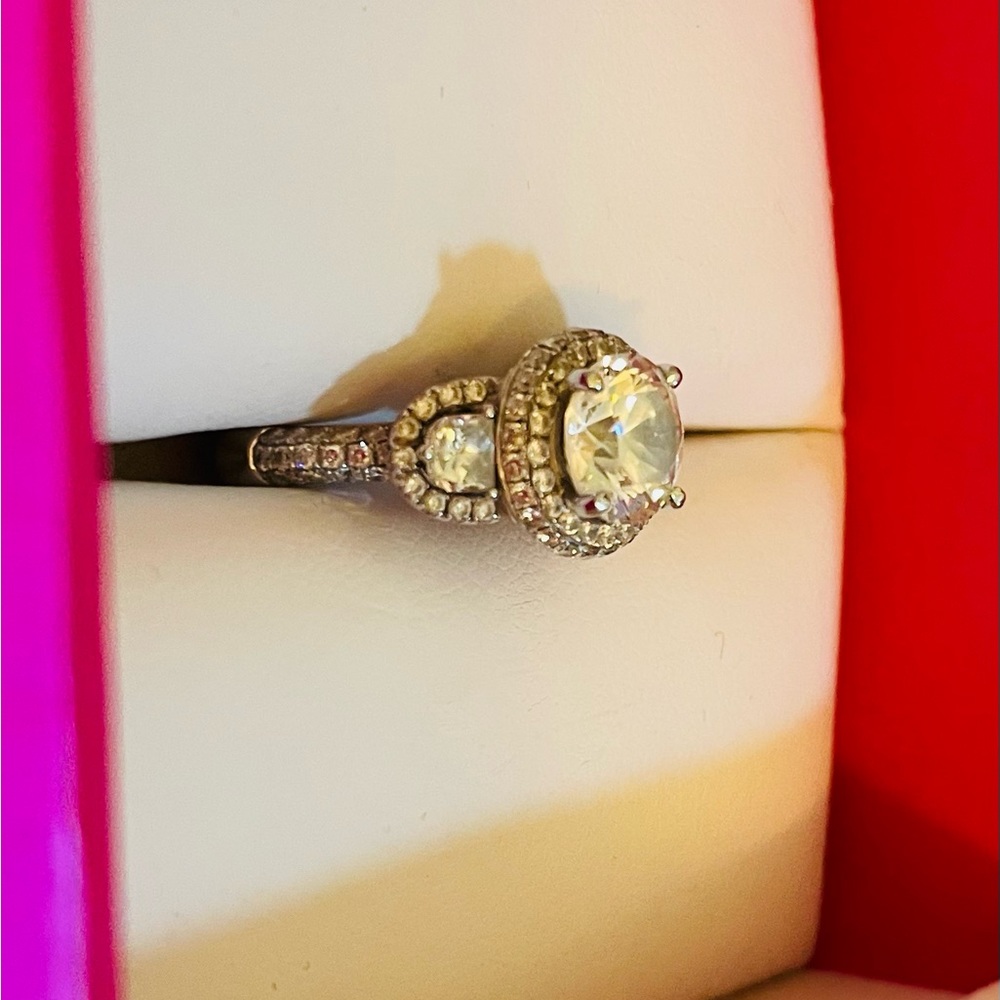 Diamond Ring - Picture 7 of 13